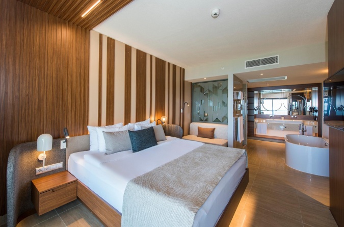 Suit Deniz Manzaralı