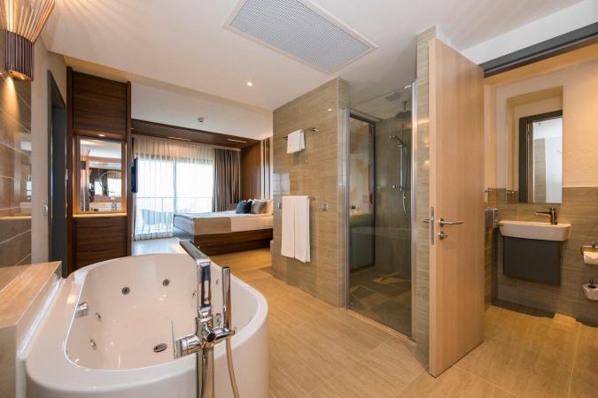 Suit Deniz Manzaralı